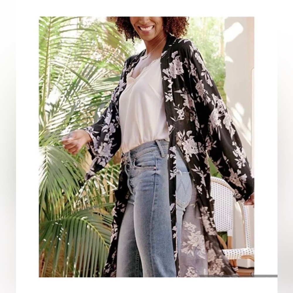 Spiritual Gangster Amanda 3/4 Sleeve Lightweight Kimono
